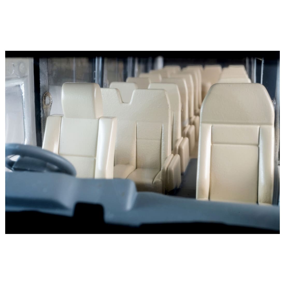 トミカリミテッドヴィンテージネオ LVーN 294d トヨタ コースター LX (白/ベージュ)