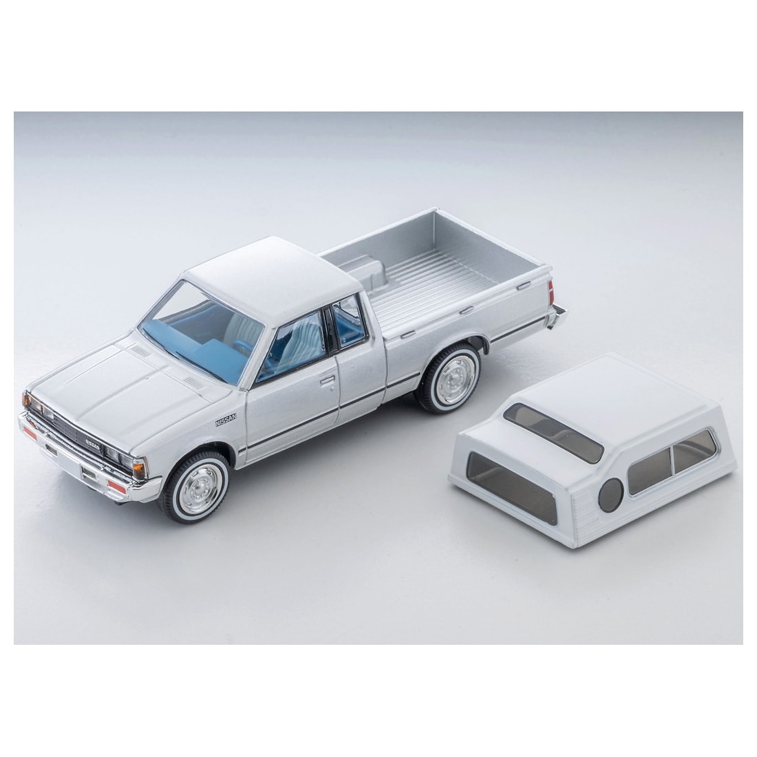 トミカリミテッドヴィンテージネオ LVーN 374b ニッサン トラック キングキャブ (シルバー) 北米仕様