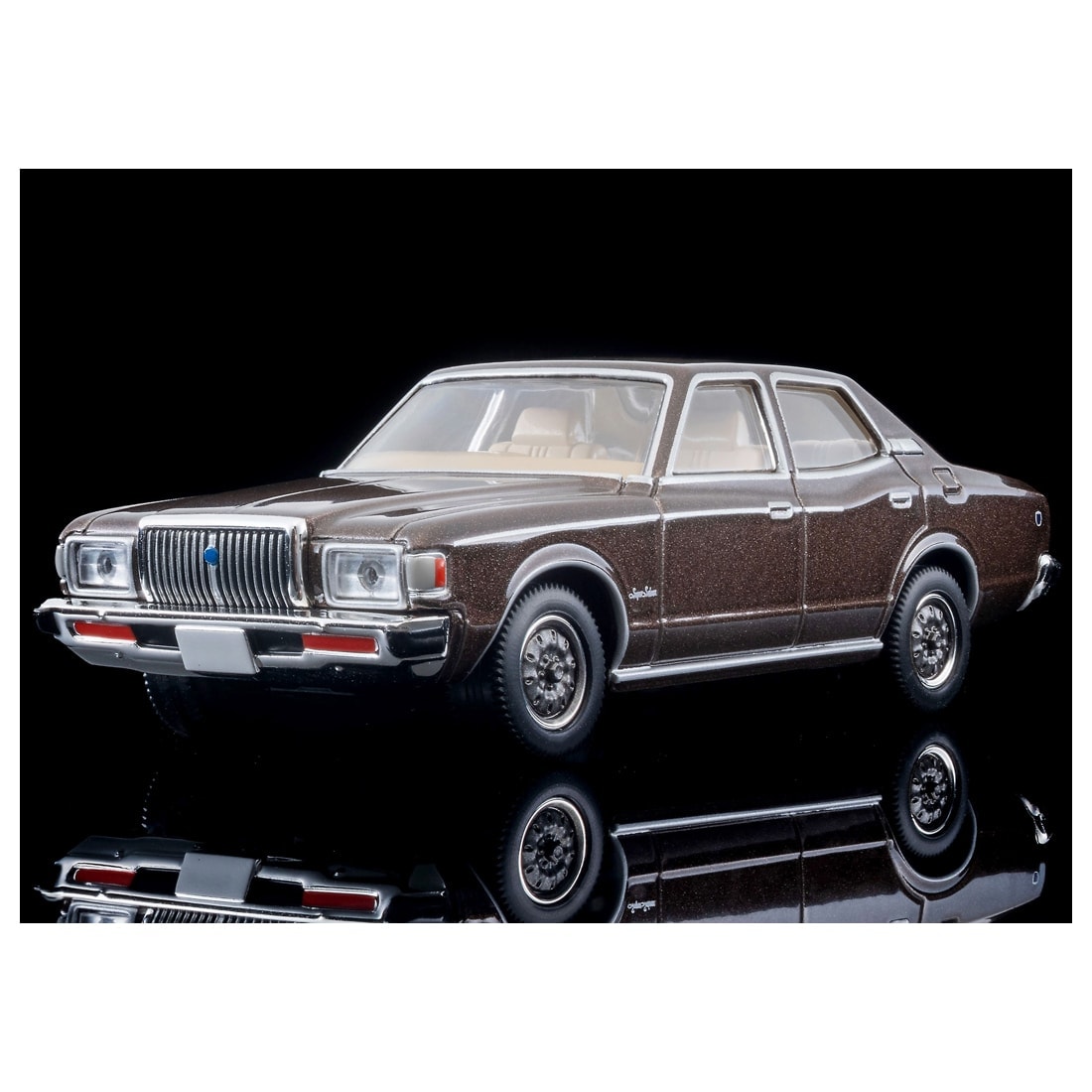 トミカリミテッドヴィンテージネオ LVーN 83c トヨタ クラウン 4ドア