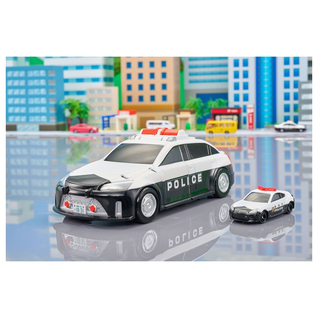 トミカワールド トミカビークルタウン 変形パトロールカー(トミカ付き)