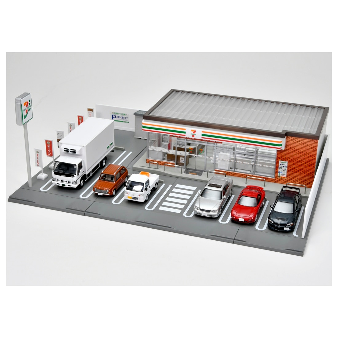 !お昼タイムセール中!　※即日発送可※【新品・未使用】☆★トミカ（74台）★☆ トミカラマ ヴィンテージ 16a コンビニエンスストア (セブン－イレブン
