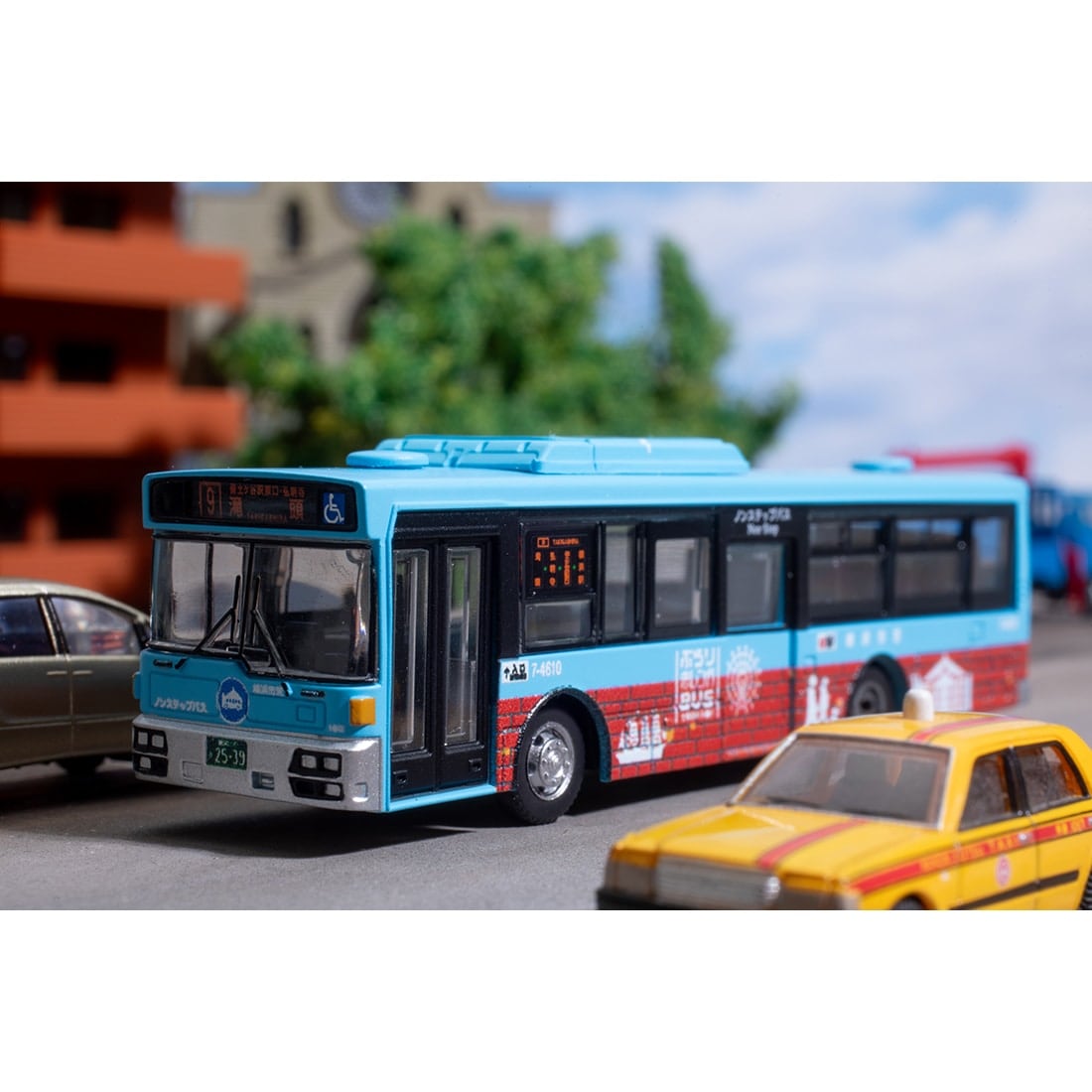 バスコレで行こう25 横浜市交通局 ぶらり赤レンガBUS(341178)｜車両